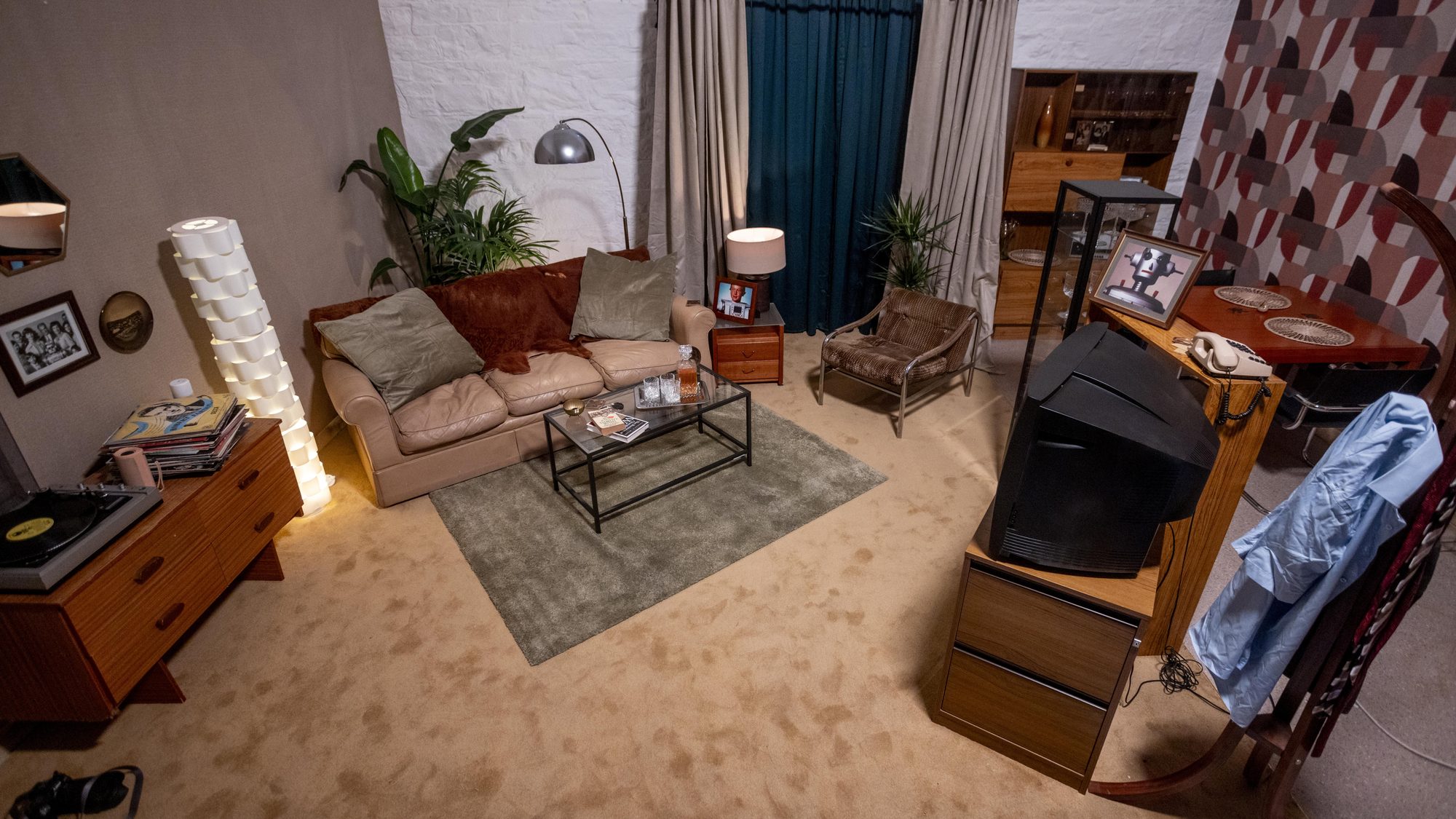 The dressed apartment set before shooting